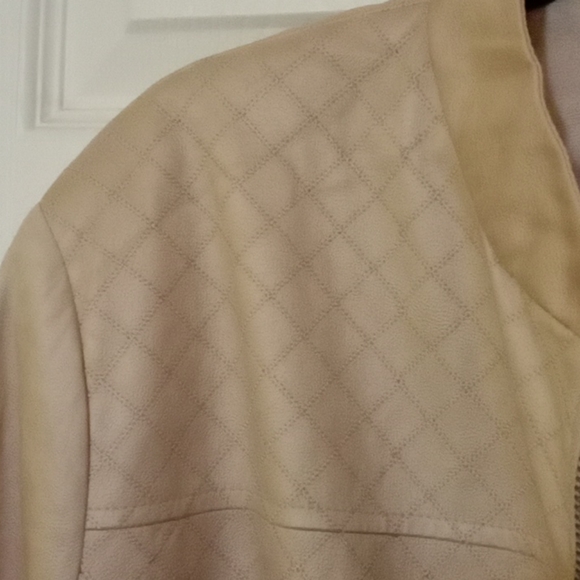 Jacket - Picture 3 of 3